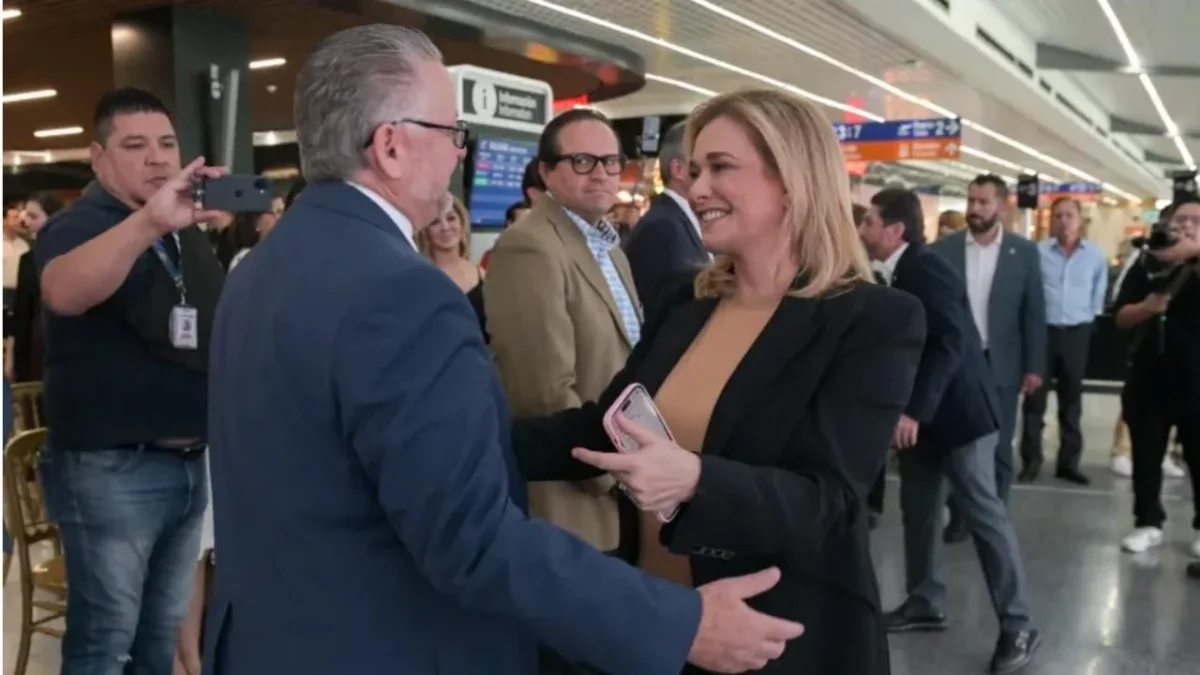 La gobernadora de Chihuahua, Maru Campos Galván, encabezó la inauguración del nuevo edificio terminal del Aeropuerto Internacional de Ciudad Juárez.