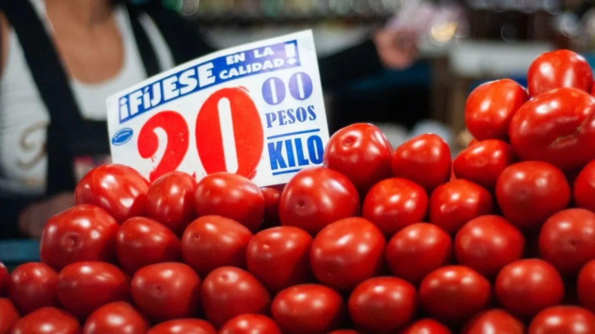 Economía y Agricultura fijan precios mínimos de exportación para el tomate rojo, a fin de garantizar abasto y estabilidad en el mercado.