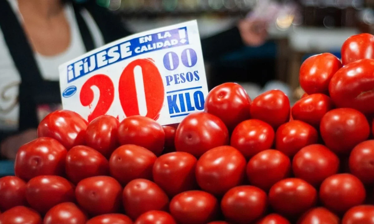 Economía y Agricultura fijan precios mínimos de exportación para el tomate rojo, a fin de garantizar abasto y estabilidad en el mercado.