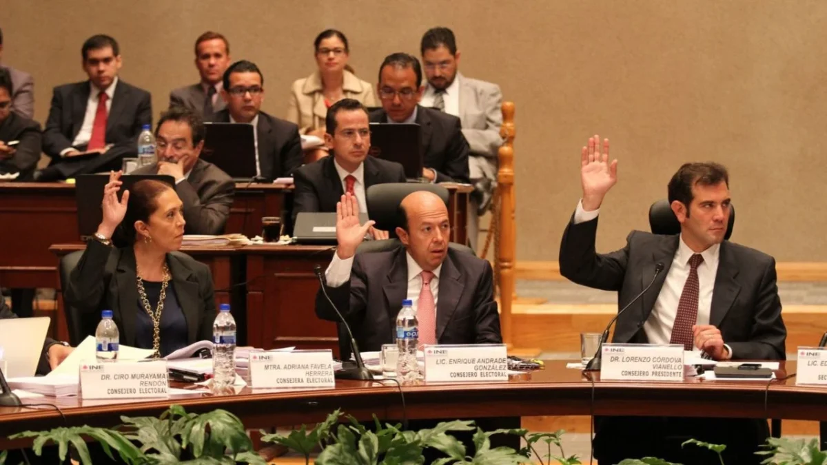 El partido de Morena aseguró que escucharán a exconsejeros del INE en la reforma electoral.