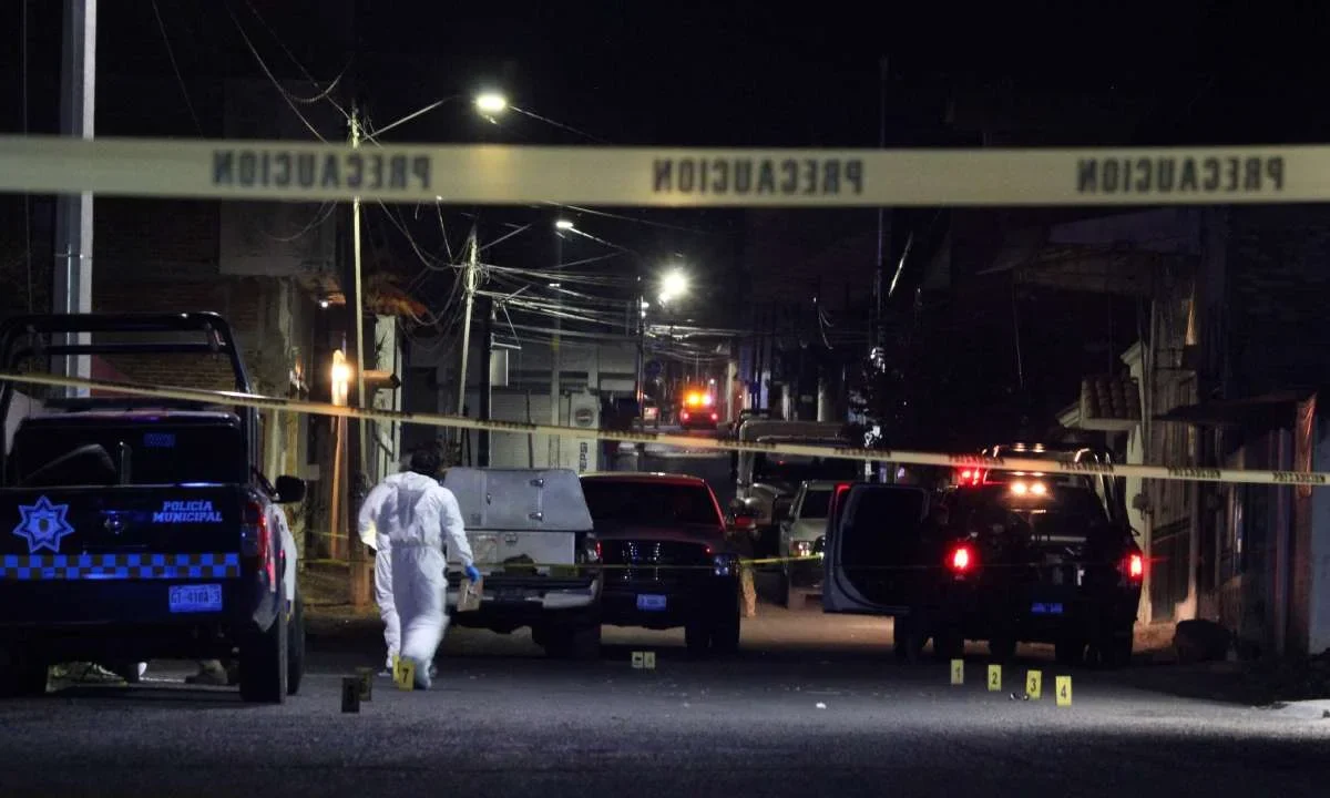 Mueren 6 personas tras ataque armado en una vivienda de Yuriria, Guanajuato.