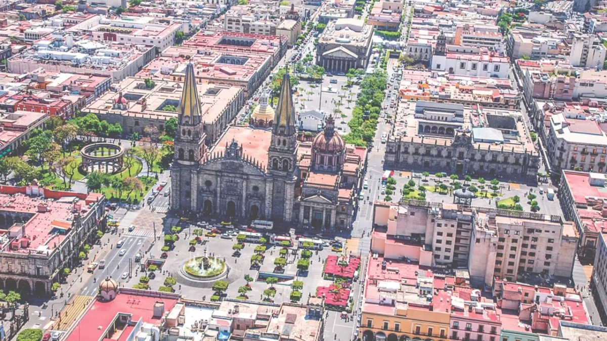 Diputados de Futuro, en Jalisco, buscan regular las plataformas de hospedaje ante la proximidad del Mundial 2026; proponen tope de costos.