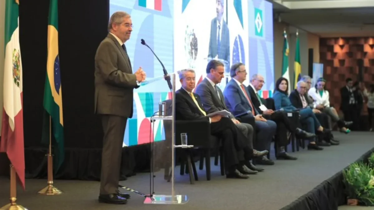 El canciller Juan Ramón de la Fuente y el vicepresidente brasileño Geraldo Alckmin encabezaron el Encuentro Empresarial México Brasil con más de 350 participantes.