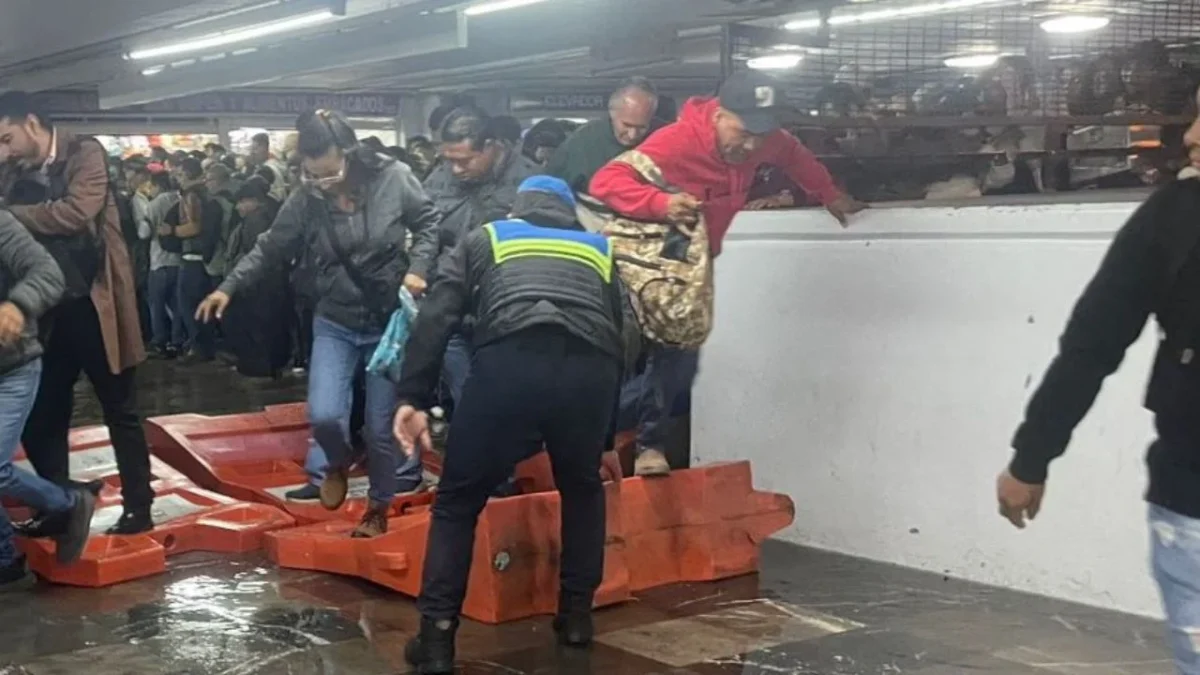 Las fuertes lluvias inundaron el CETRAM Pantitlán, afectaron la Línea 5 del Metro y obligaron a suspender temporalmente el servicio.