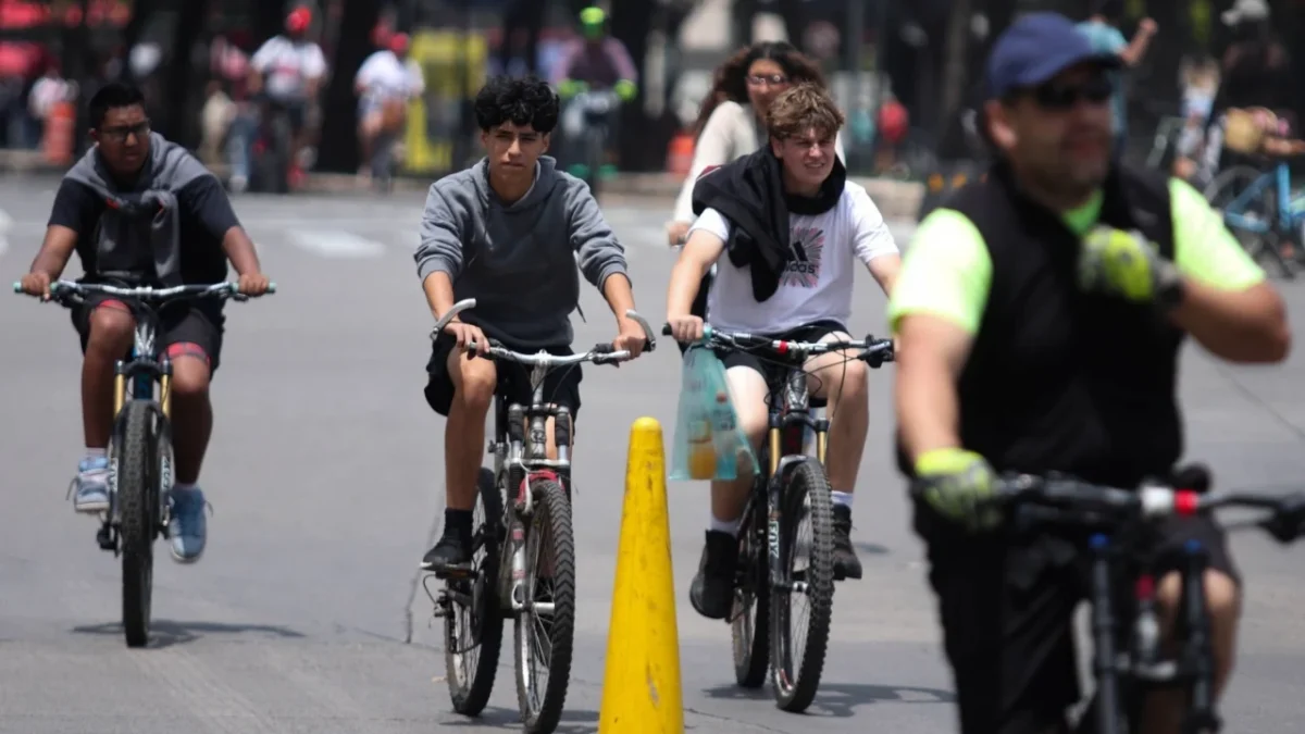 Miles participaron en el Paseo “Muévete en Bici”, que alcanzó récord de asistencia con más de 144 mil personas en la CDMX.