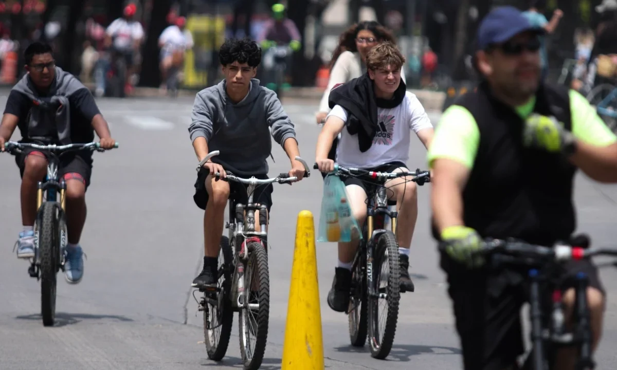 Miles participaron en el Paseo “Muévete en Bici”, que alcanzó récord de asistencia con más de 144 mil personas en la CDMX.