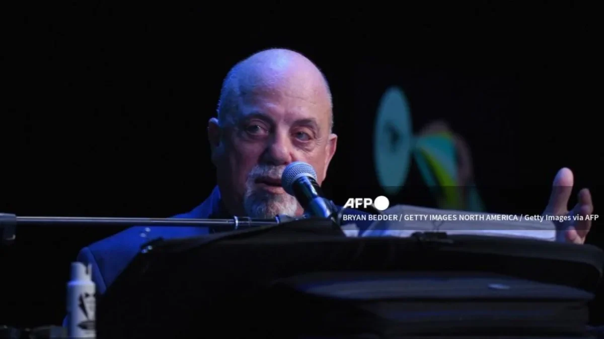 Por afección cerebral el artista Billy Joel subastará su colección de motocicletas.