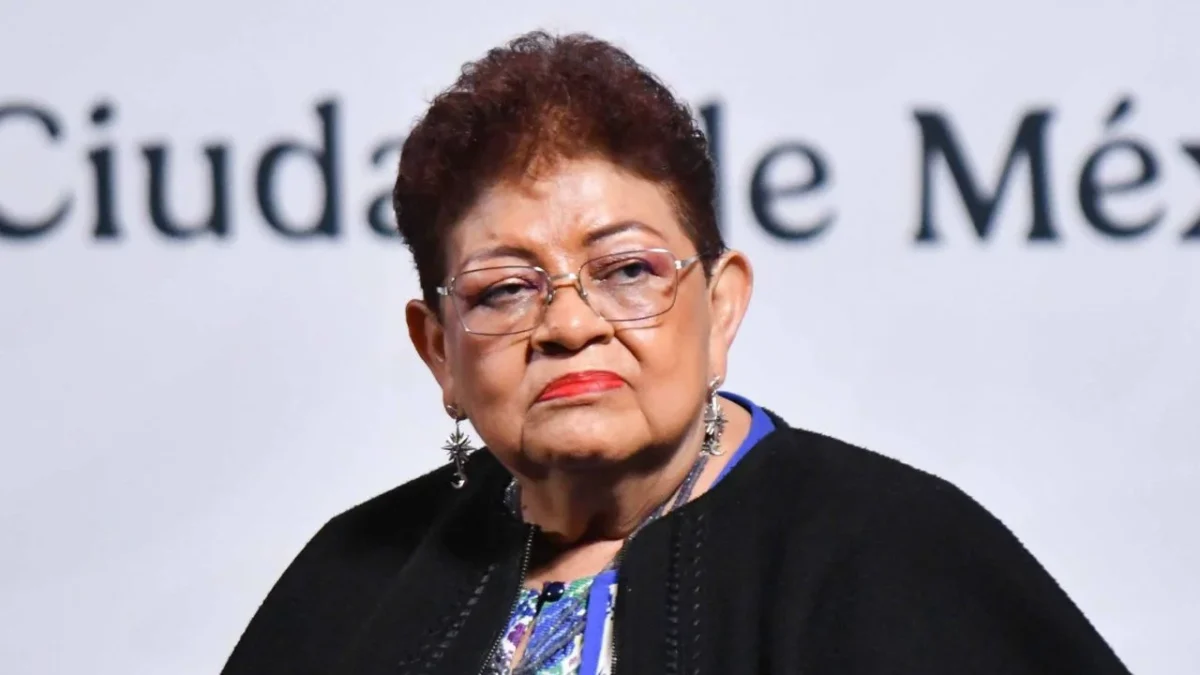 Además de su comentario sobre los desafueros, Ernestina Godoy expresó que la FGR debe investigar a fondo lo ocurrido ayer en el Senado.