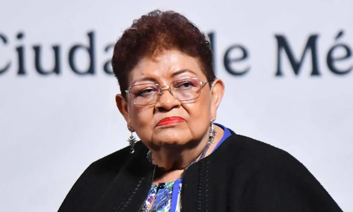 Además de su comentario sobre los desafueros, Ernestina Godoy expresó que la FGR debe investigar a fondo lo ocurrido ayer en el Senado.