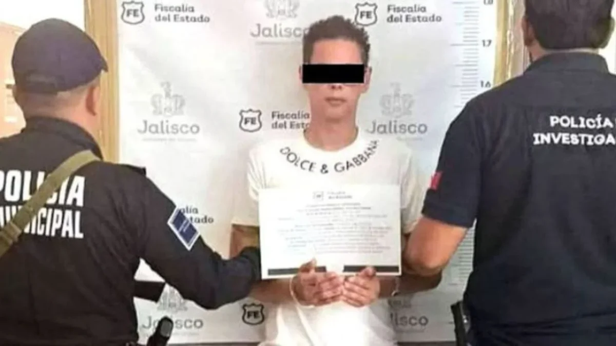 Alex Marín es trasladado a otro penal de Jalisco, por presuntas 'conductas indebidas'.