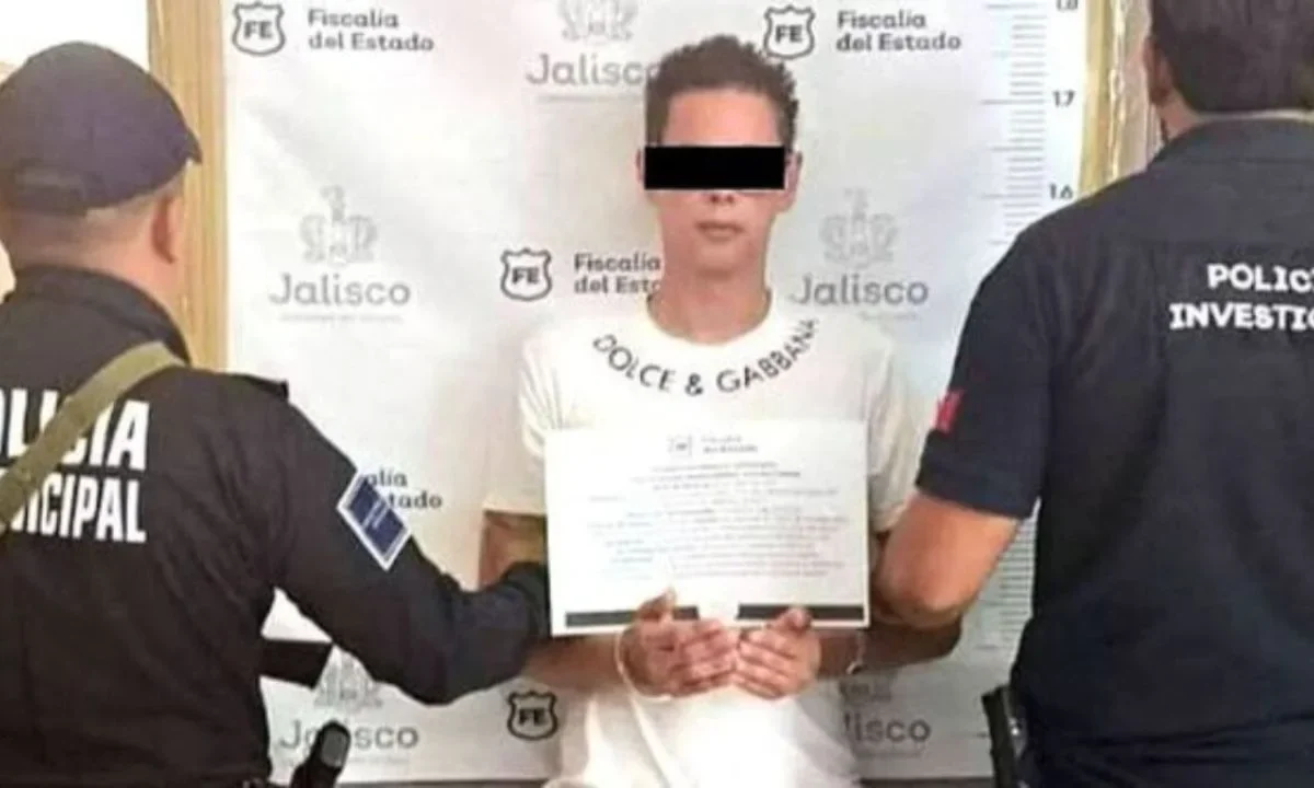 Alex Marín es trasladado a otro penal de Jalisco, por presuntas 'conductas indebidas'.