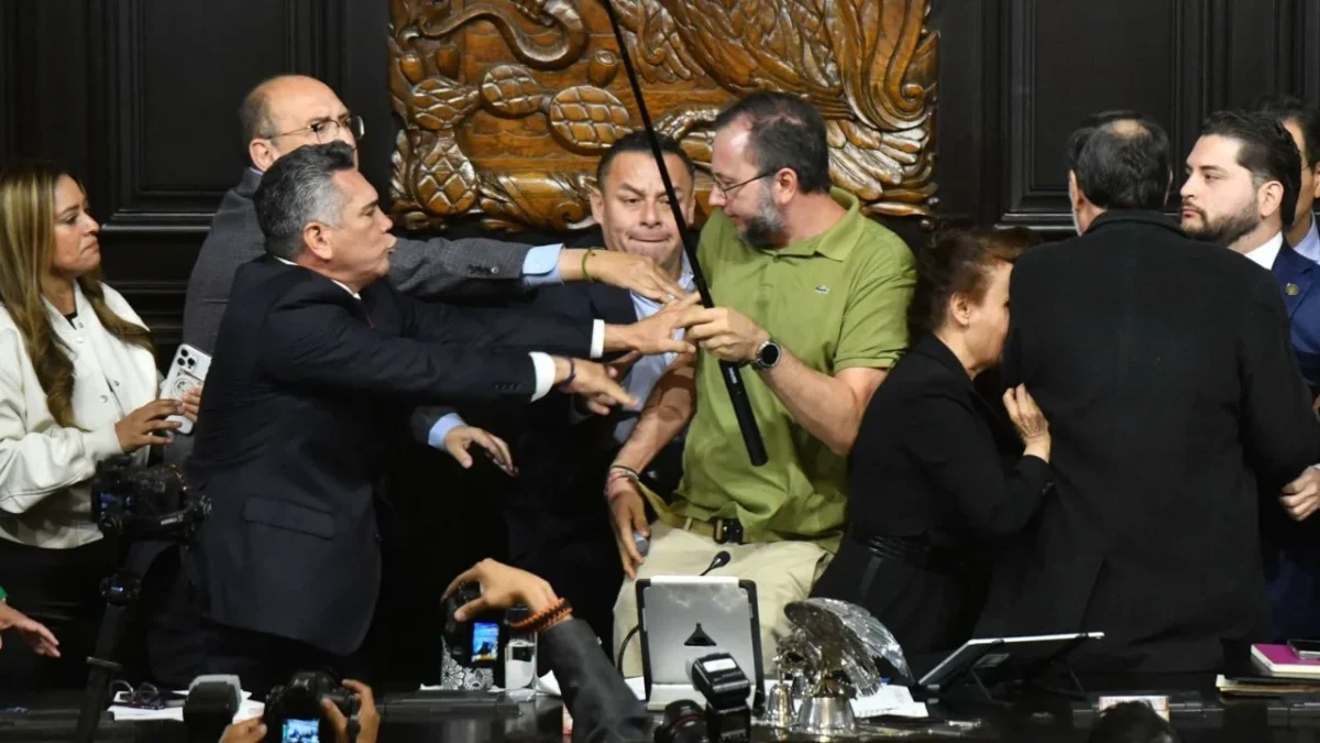 PRI presenta ante la FGR una denuncia penal contra Noroña y Emiliano González.