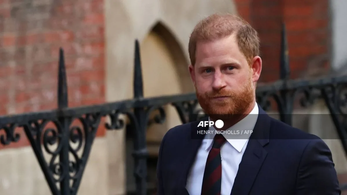 El regulador británico de organizaciones benéficas absolvió al príncipe Harry de una acusación por acoso e intimidación.