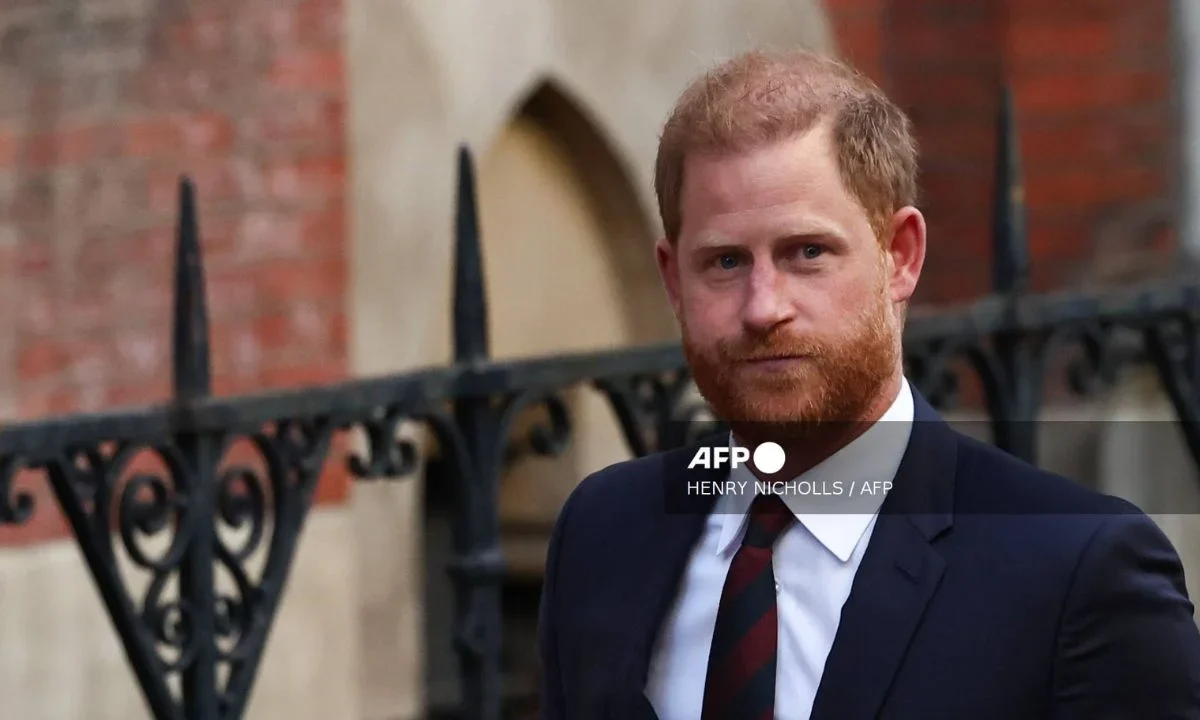 El regulador británico de organizaciones benéficas absolvió al príncipe Harry de una acusación por acoso e intimidación.