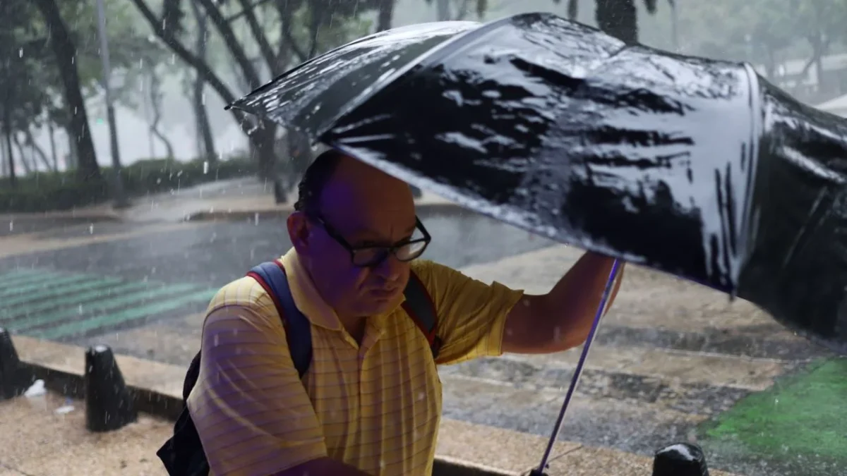 La lluvia afectará a nuevo alcaldías de la CDMX según el pronóstico de la SGIRPC para la tarde y noche del sábado 30 de agosto.