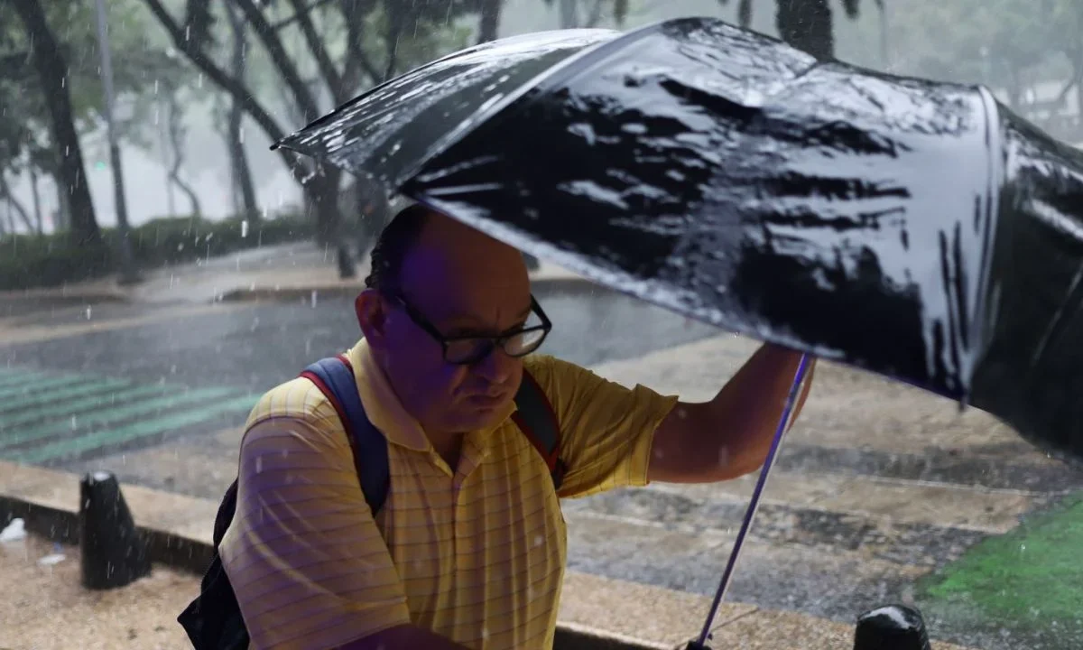 La lluvia afectará a nuevo alcaldías de la CDMX según el pronóstico de la SGIRPC para la tarde y noche del sábado 30 de agosto.