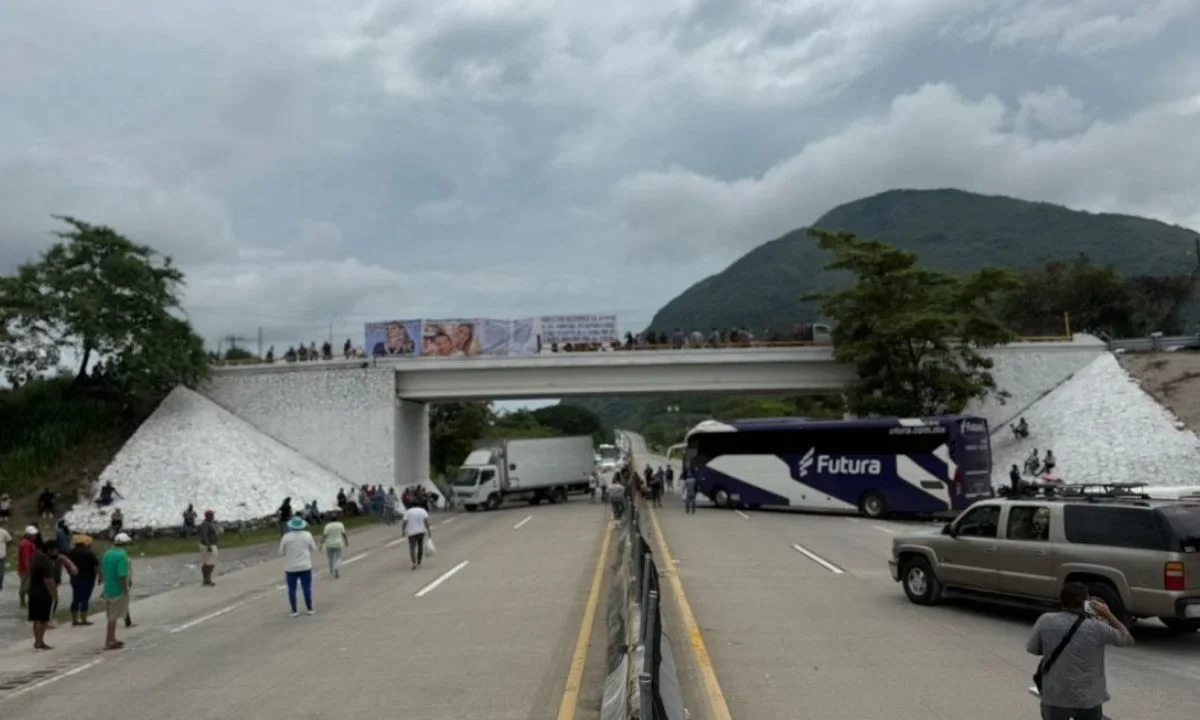 Pobladores de El Ocotito señalan que hay enfrentamientos armados, desplazamiento forzado, saqueos y desaparecidos
