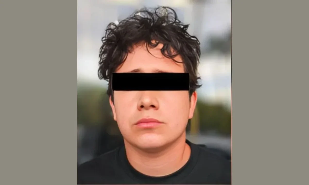 La detención del supuesto 'influencer' se dio luego de que se le acusara de engañar y abusar de una menor de 17 años en Nuevo León.