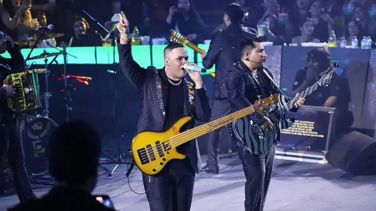 Según reportes, Ernesto Barajas, vocalista de Enigma Norteño, murió en un ataque directo en Zapopan.
