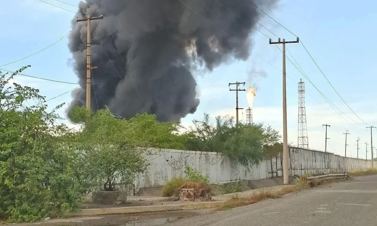 Reportan incendio en la refinería de Salina Cruz, Oaxaca