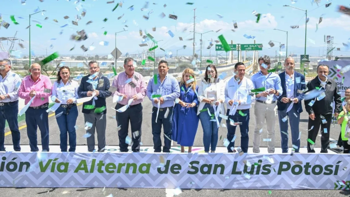 El Gobernador del Estado de SLP, Ricardo Gallardo Cardona, puso en operación la nueva Vía Alterna Sur.