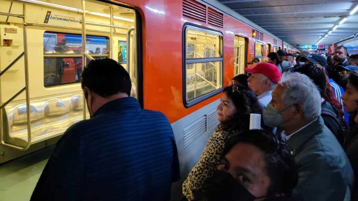 Tras incidente en la interestación Pino Suárez-Zócalo, reanudan servicio en toda la Línea 2 del Metro.