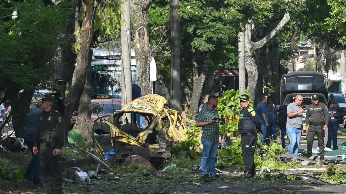 Esta tarde en la ciudad de Cali, Colombia se registró un atentado en las inmediaciones de la base militar. Hasta el momento hay 6 muertos y 50 heridos, según Noticias Caracol.