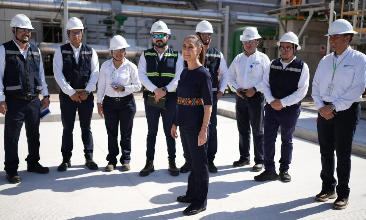 Durante su gira por Colima, Claudia Sheinbaum indicó que el primer ciclo de la central eléctrica de Manzanillo ya está en funcionamiento.