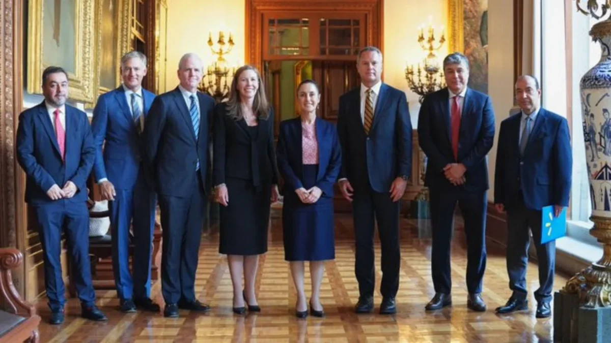 La presidenta Claudia Sheinbaum se reunió con Doug McMillon, presidente y director ejecutivo de Walmart.