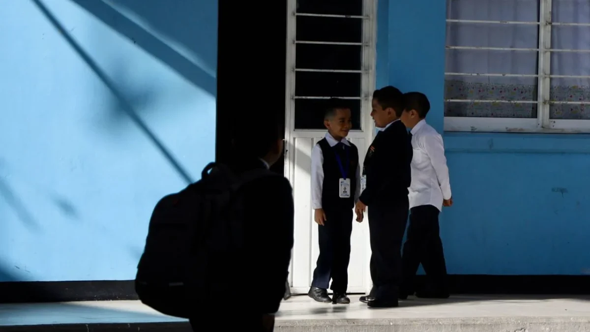 Conoce las fechas de registro y entrega de resultados del trámite de cambio de escuela e inscripciones a través de la AEFCM en CDMX.