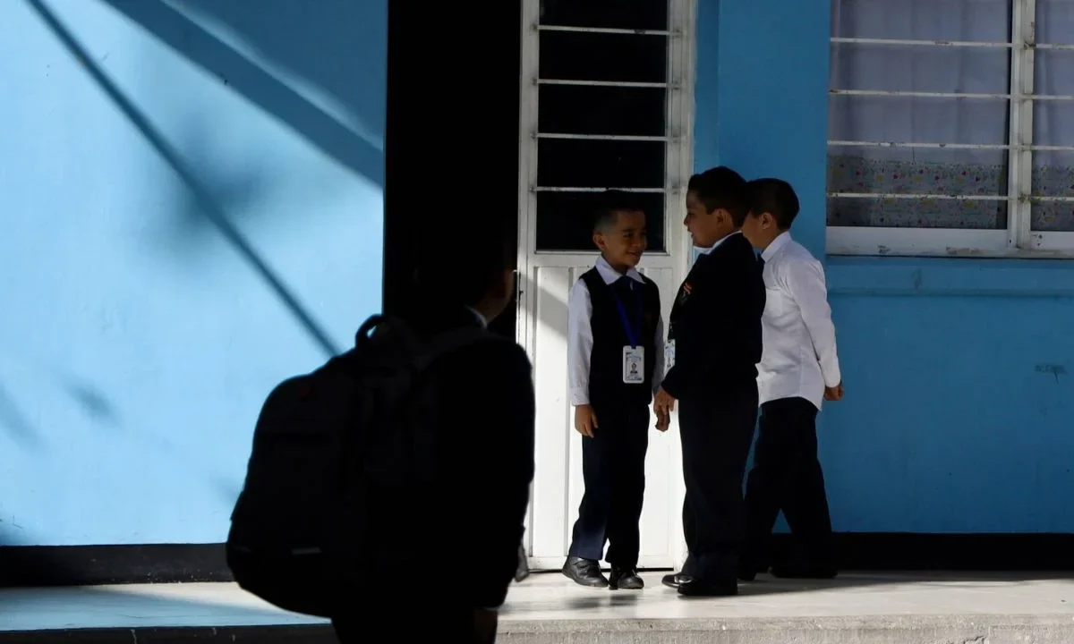 Conoce las fechas de registro y entrega de resultados del trámite de cambio de escuela e inscripciones a través de la AEFCM en CDMX.