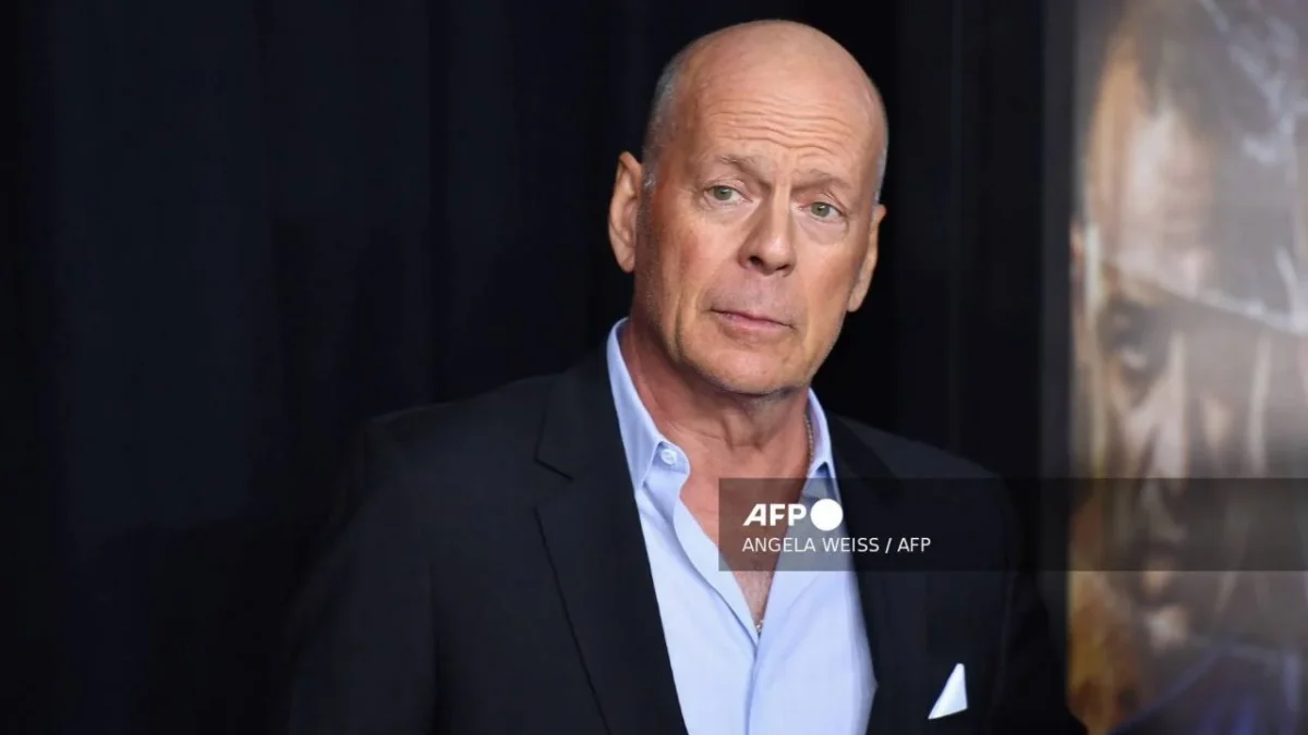 La esposa de Bruce Willis dijo que el actor mantiene una buena salud, pero su cerebro le está fallando y está perdiendo el lenguaje.