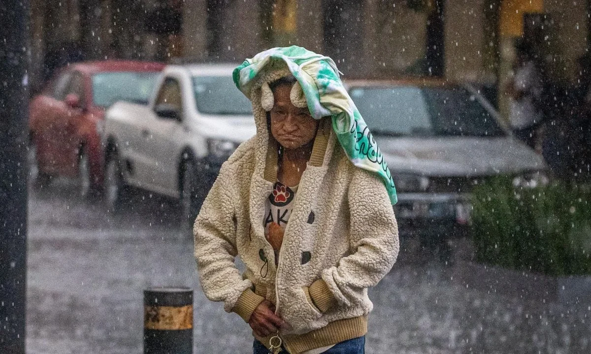 Autoridades de la CDMX activaron doble alerta por pronóstico de lluvias fuertes y posible caída de granizo para la tarde y noche de este 11 de agosto.