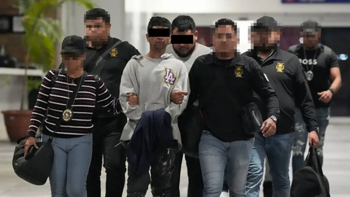 Trasladan a Cancún a presuntos homicidas de Mario Machuca, líder sindical de la CROC, informó la FGE de Quintana Roo.