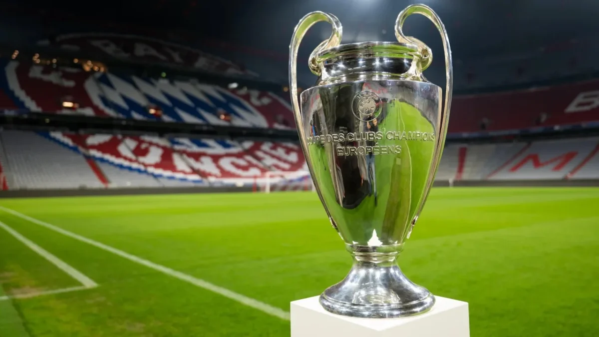El sorteo de la Champions League 2025 dejó a Barcelona, Real Madrid y PSG con duelos de alto nivel en la fase de liga.