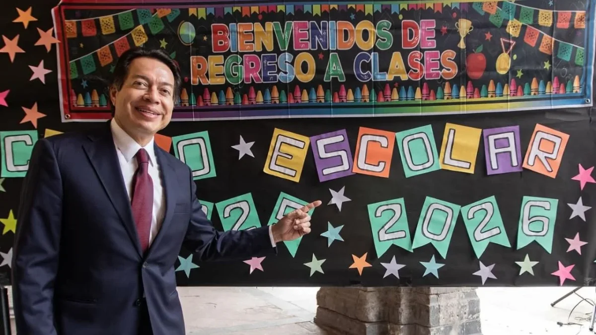 Apoyos. Durante la ceremonia de apertura del nuevo ciclo escolar, el titular de la SEP destacó la creación de la beca Rita Cetina. 