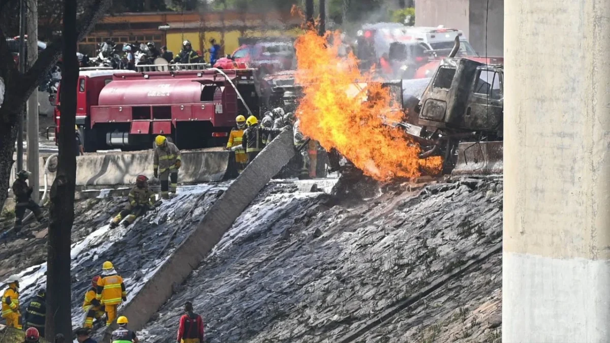 Estancias. Clara Brugada informó que todas las personas lesionadas tras la explosión de una pipa de gas, son atendidas en 19 hospitales federales y locales.