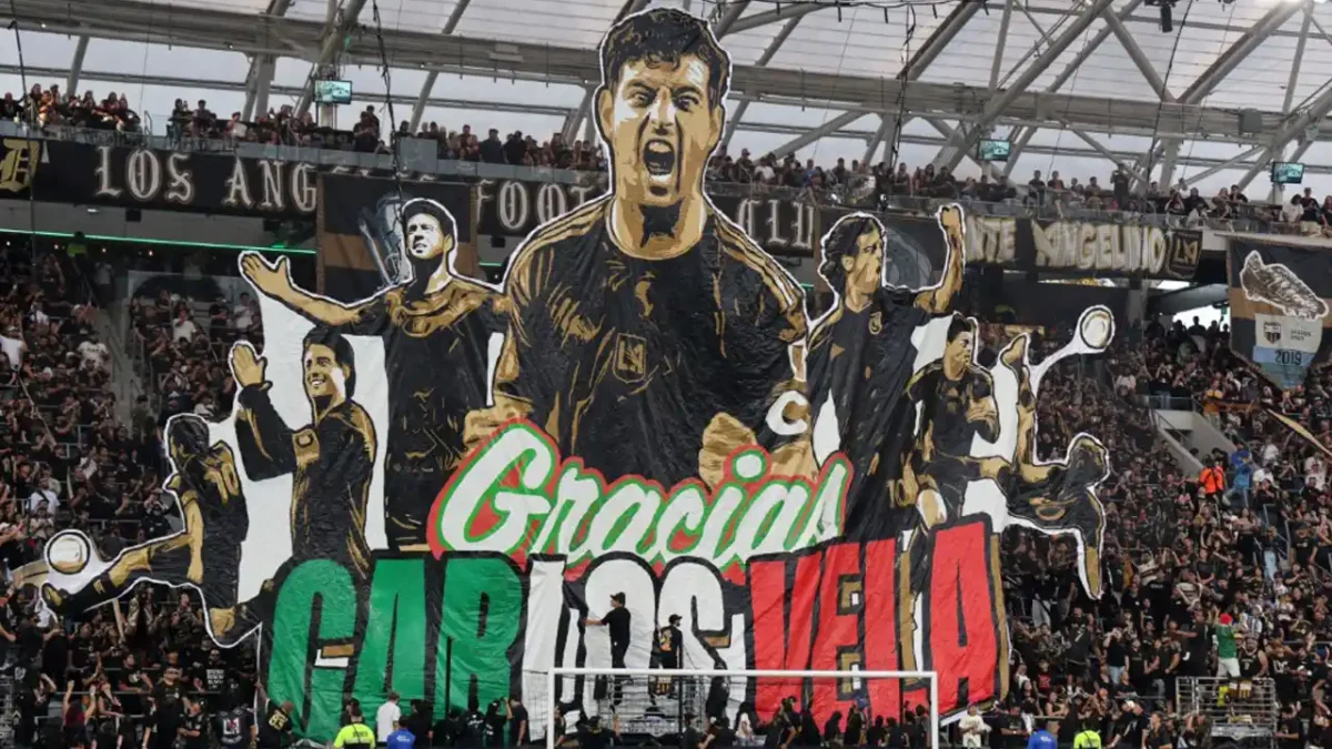 delantero mexicano Carlos Vela