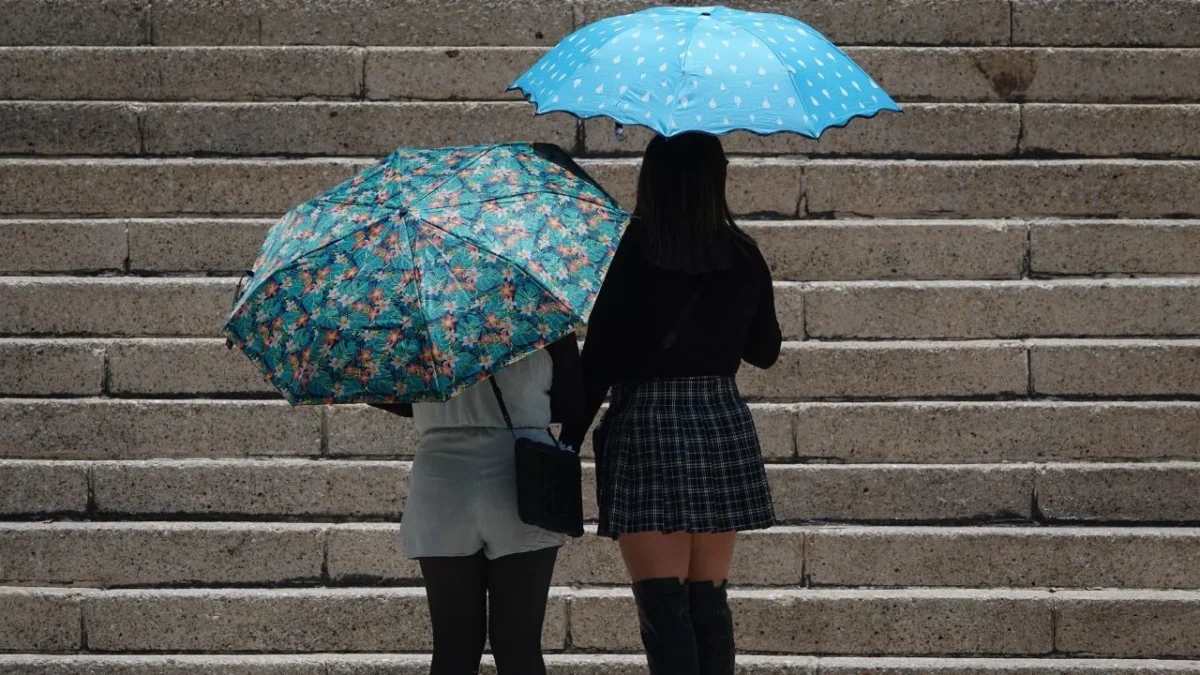 Para este sábado se prevé un ambiente caluroso y cielo parcialmente nublado con lluvias ligeras