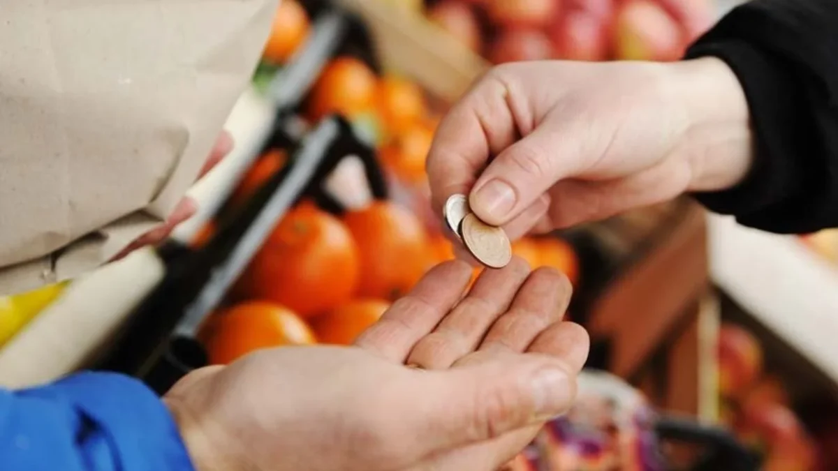 El freno al consumo tiene explicación en varios factores: un mercado laboral formal más débil que limita el ingreso disponible de las familias