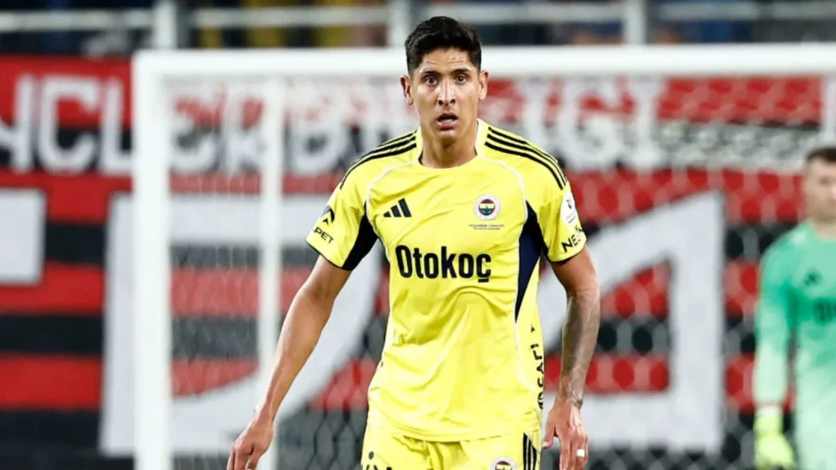 Edson Álvarez tuvo un convincente debut como jugador del Fenerbahçe
