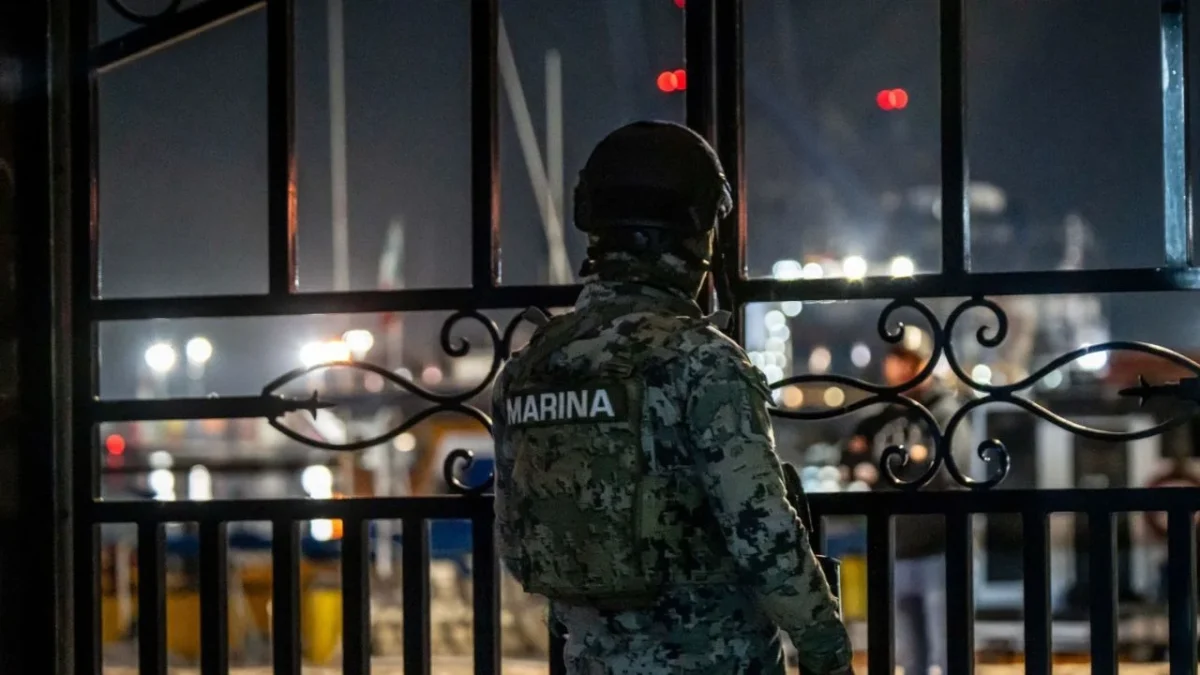 Fuerzas federales detienen a vicealmirante Roberto Farías por presunto delito de 'huachicol'