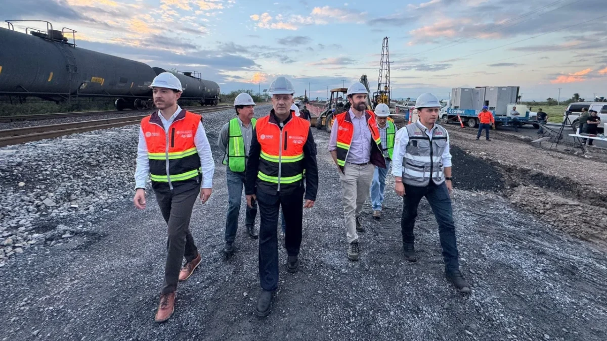 Jesús Esteva dio el banderazo de inicio del Tren Saltillo-Monterrey, proyecto que conectará el norte del país.