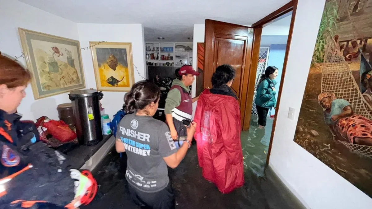 Daños. La alcaldía Tlalpan fue una de las más dañadas por las lluvias, por lo que su titular recorrió zonas inundadas.