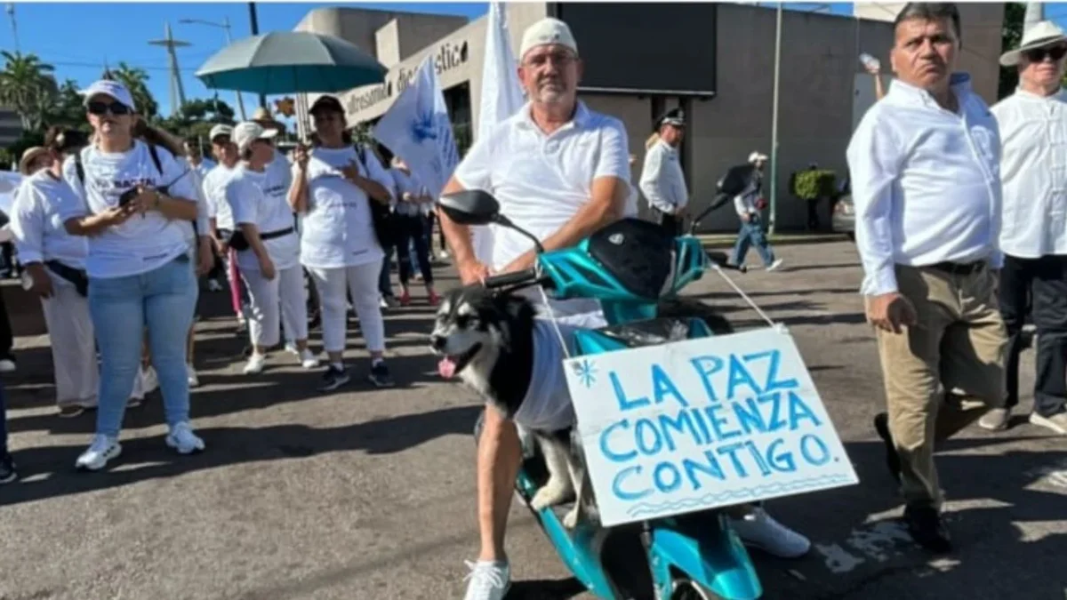 Cientos de personas participaron en la marcha por la paz en Culiacán, contra la violencia, inseguridad y corrupción