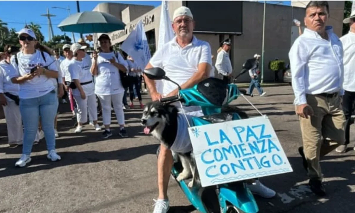 Cientos de personas participaron en la marcha por la paz en Culiacán, contra la violencia, inseguridad y corrupción