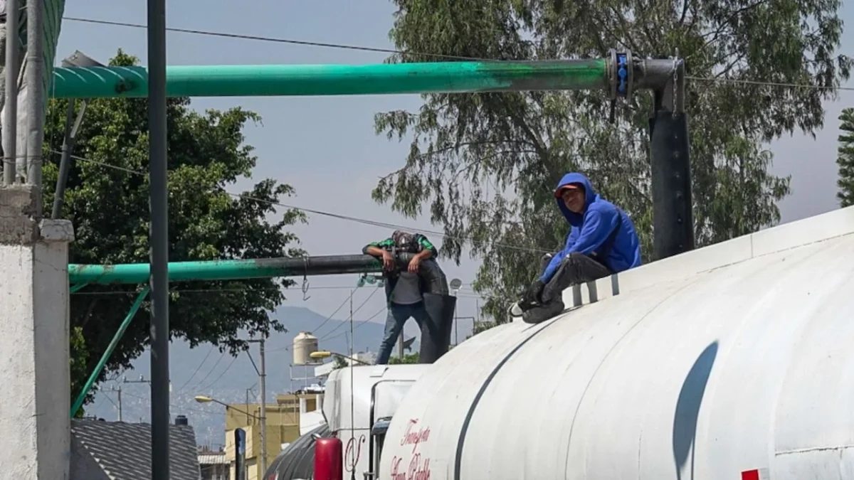 Presentan medidas para regular pipas en CDMX tras explosión en Iztapalapa