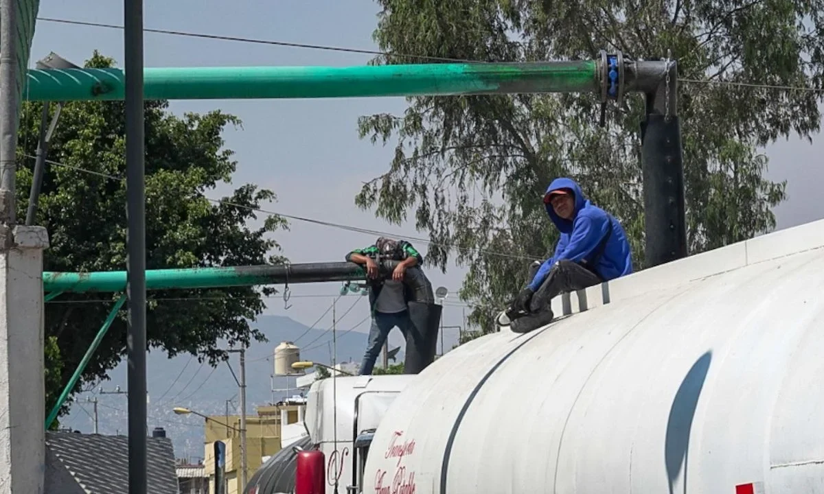 Presentan medidas para regular pipas en CDMX tras explosión en Iztapalapa