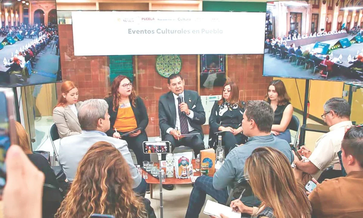 PROMOCIÓN. El mandatario poblano invitó desde la Ciudad de México a disfrutar de la entidad porque “Puebla está en el corazón de México", dijo.