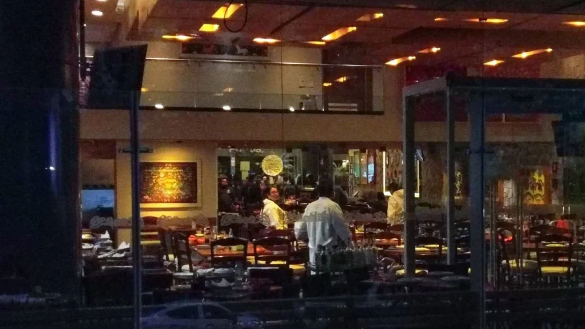 La SCJN señaló que la información divulgada sobre una presunta cena de sus integrantes en el restaurante Au Pied de Cochon, es falsa.